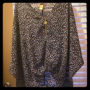 Gorgeous black and white dressy blouse